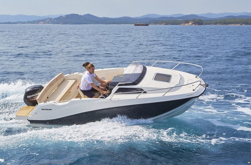 Quicksilver 555 Cabin/115 CV prêt à naviguer