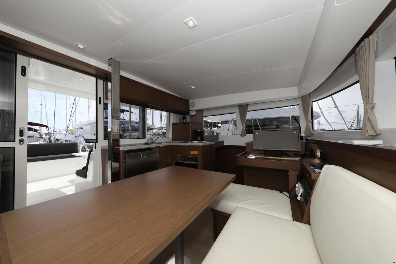 Lagoon 40