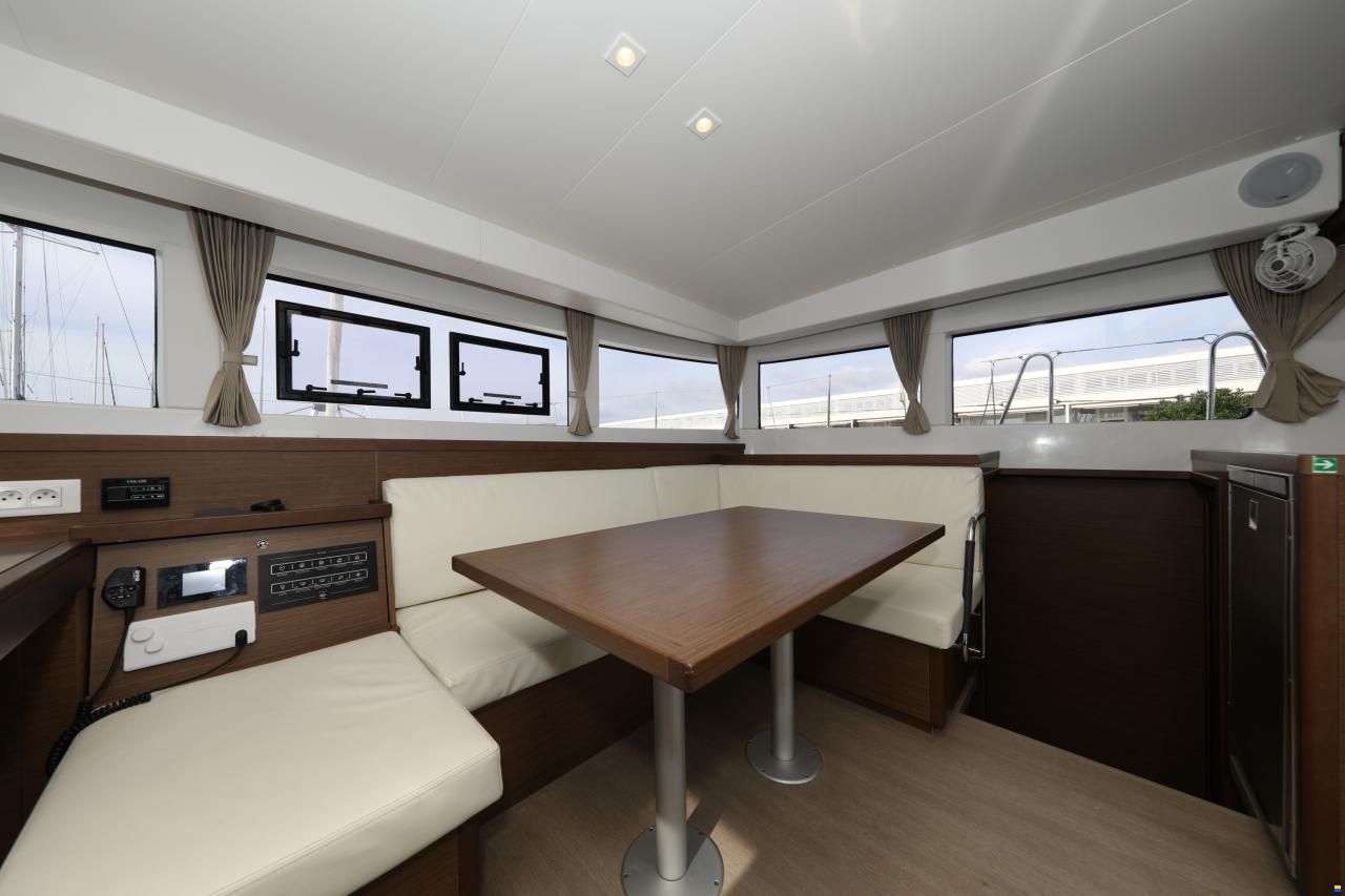 Lagoon 40