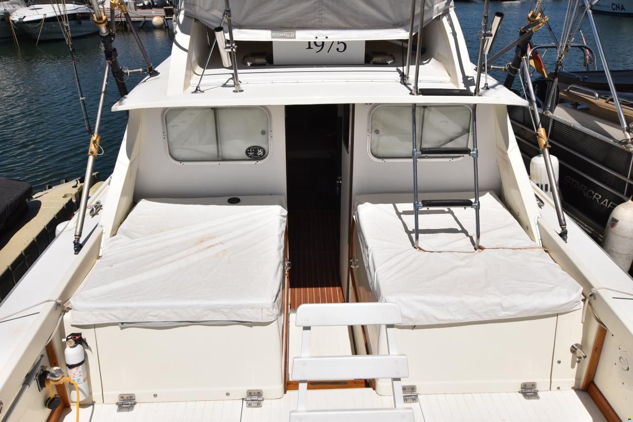 Bertram 31 FLY Cruiser