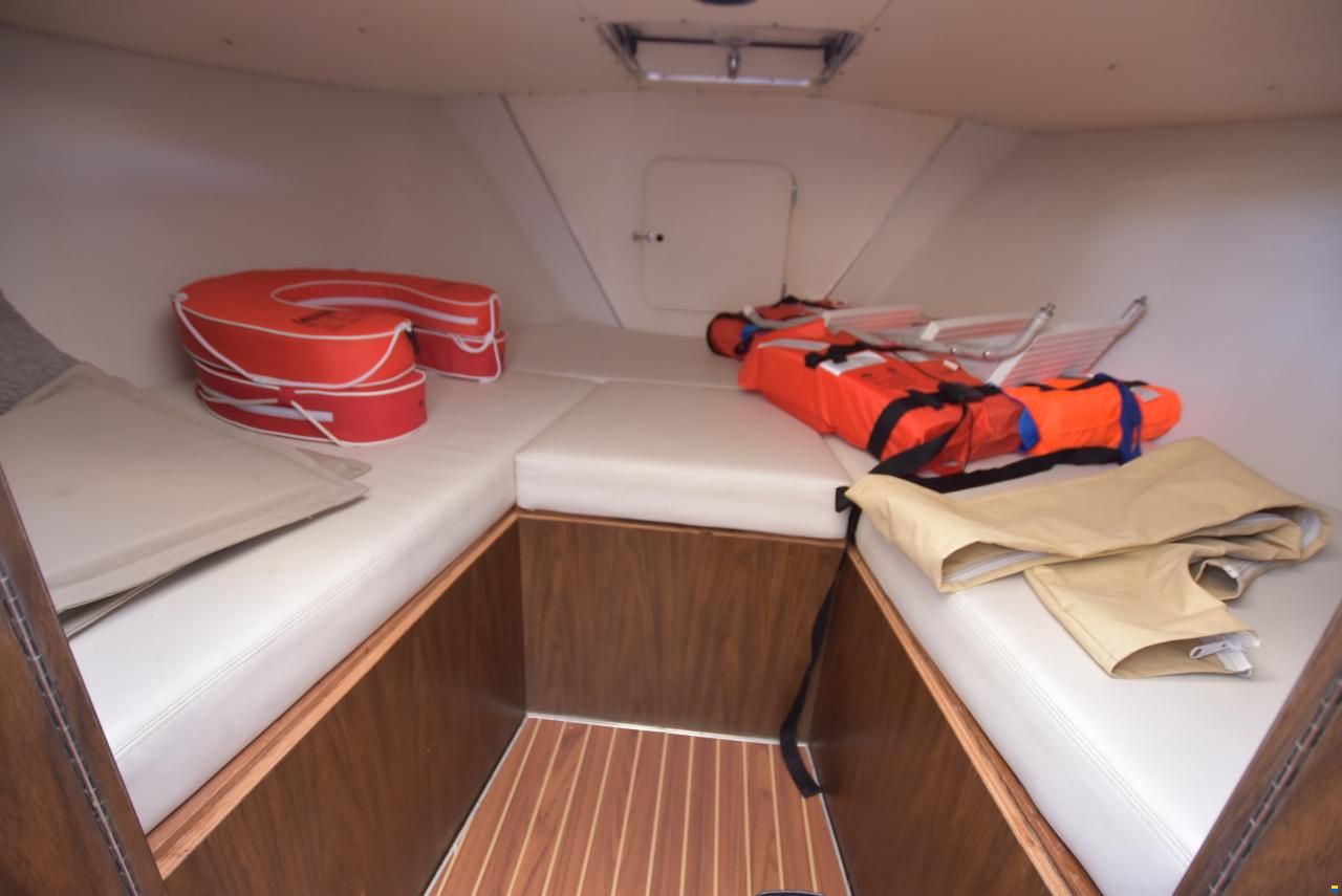 Bertram 31 FLY Cruiser