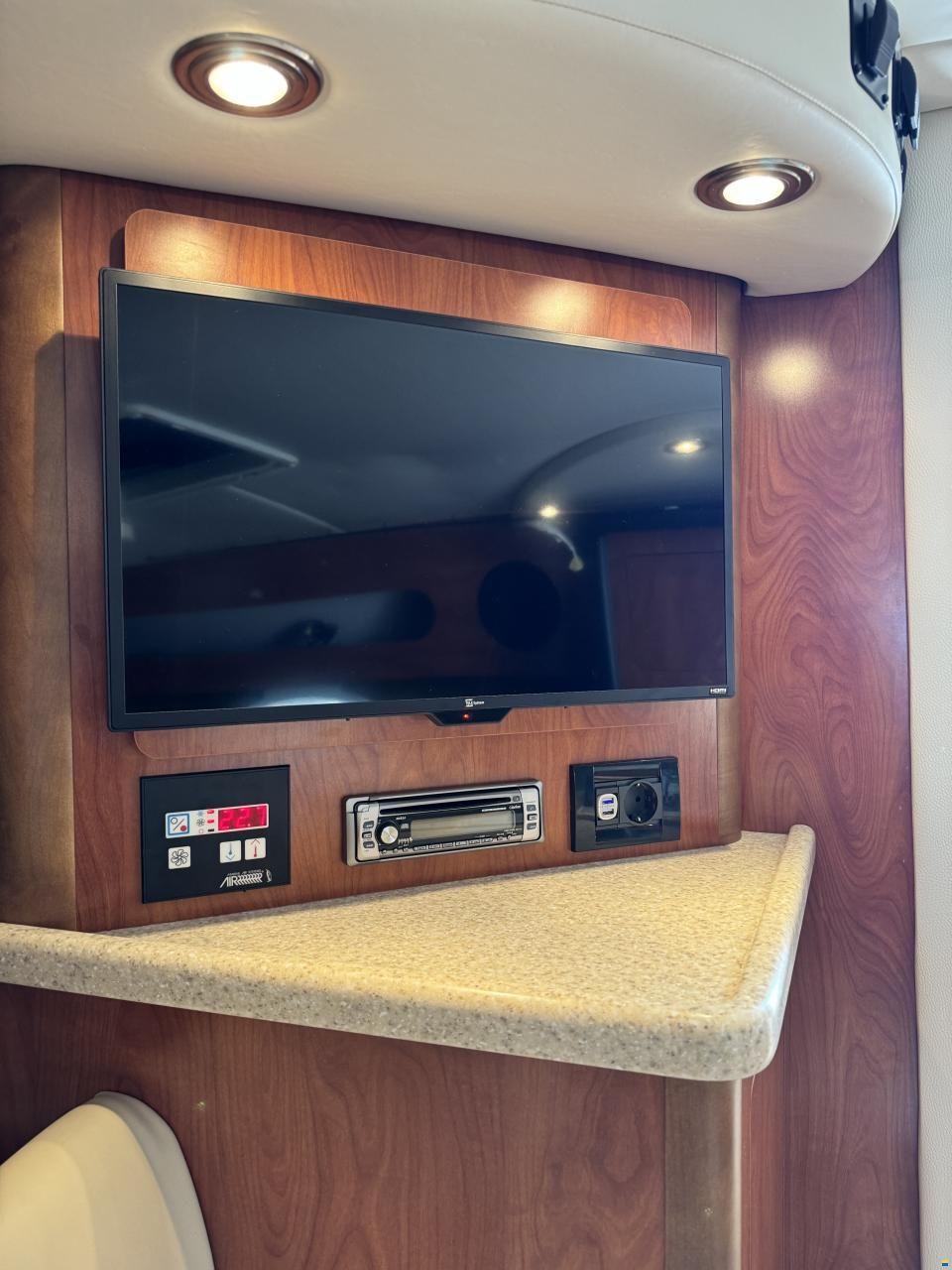 Rinker 280