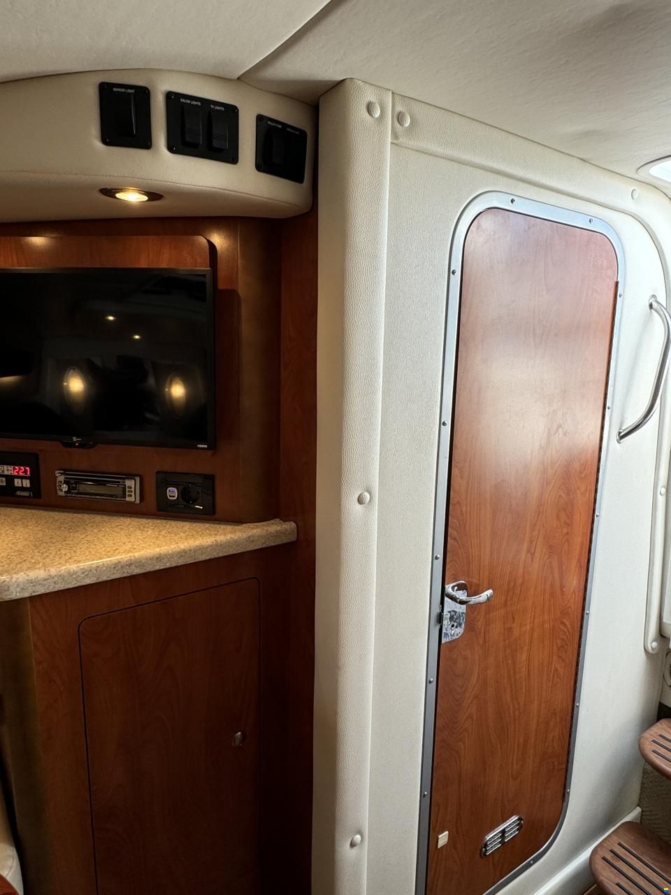 Rinker 280
