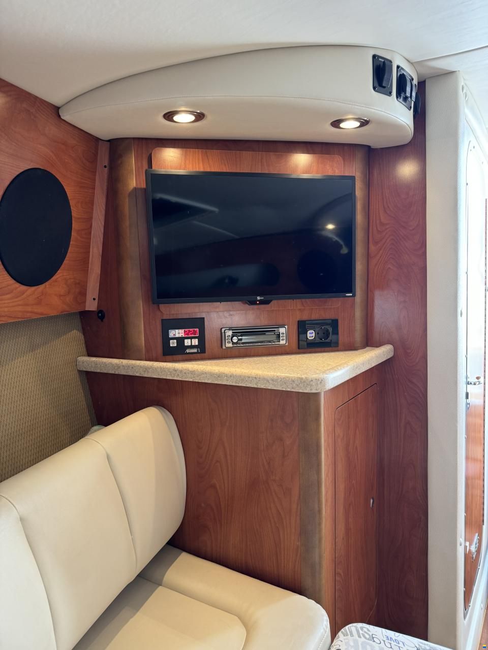Rinker 280