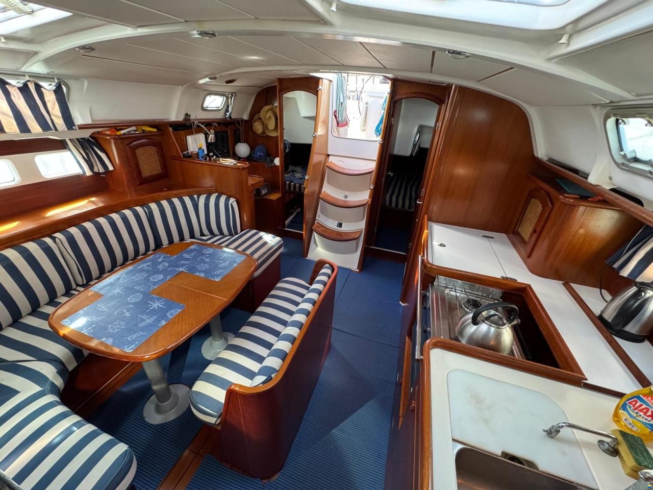 Beneteau Oceanis Clipper 411