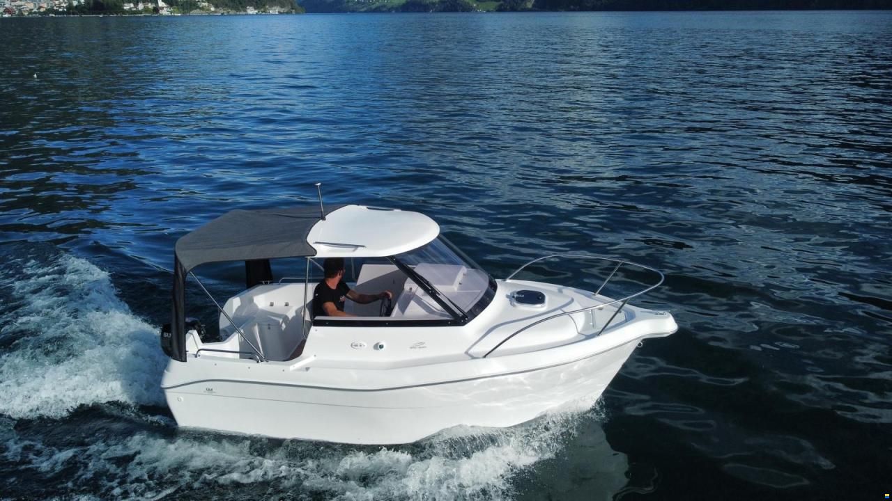 Cortina 480 Pilothouse