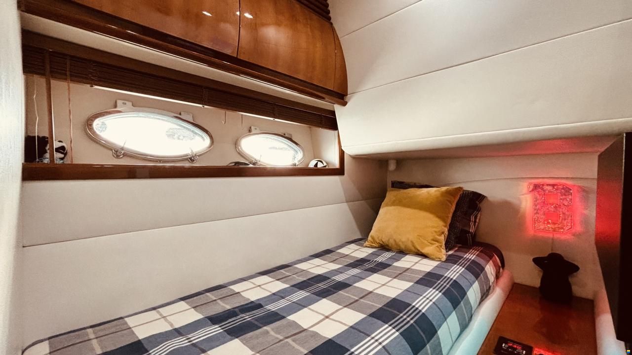 Pershing 54