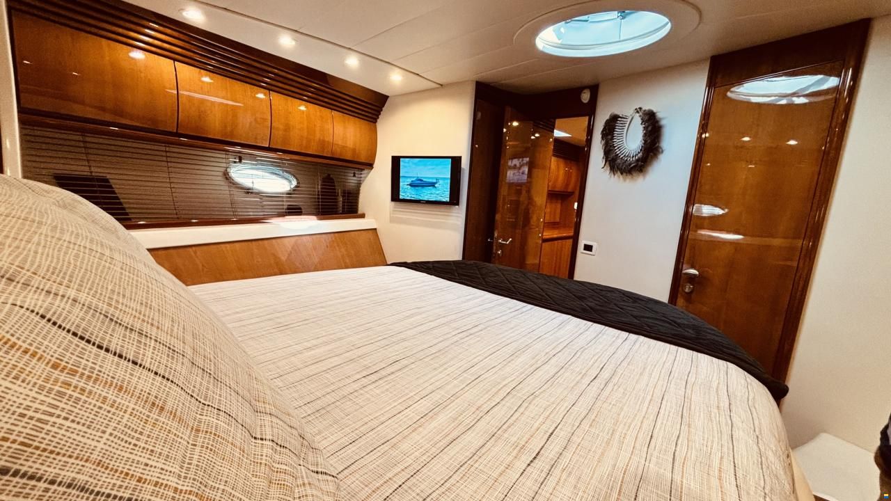 Pershing 54