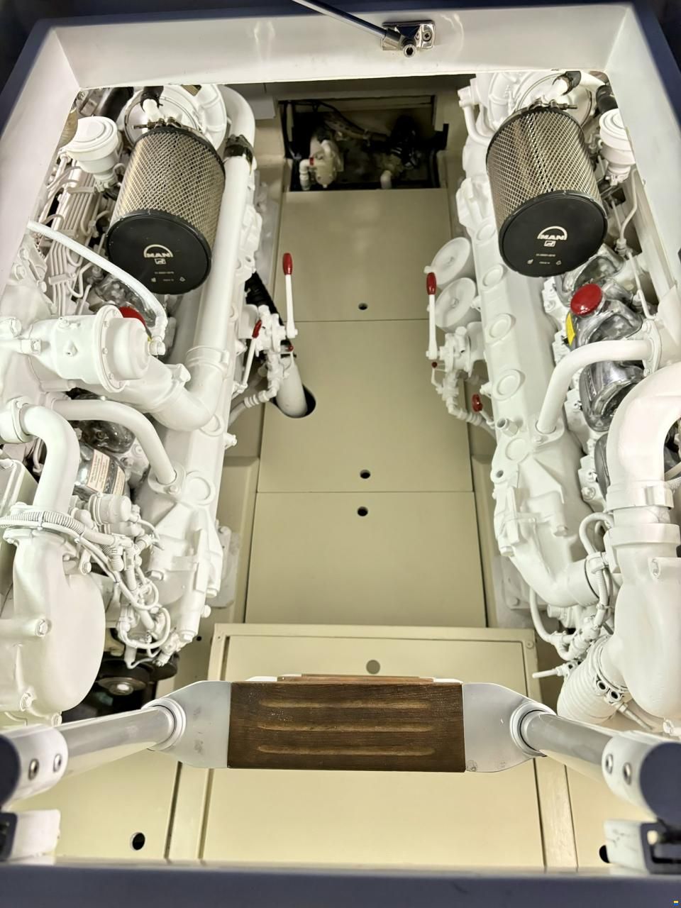 Pershing 54