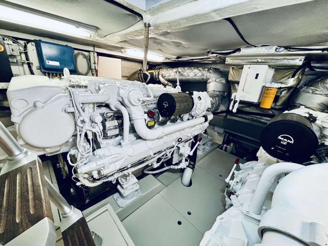 Pershing 54