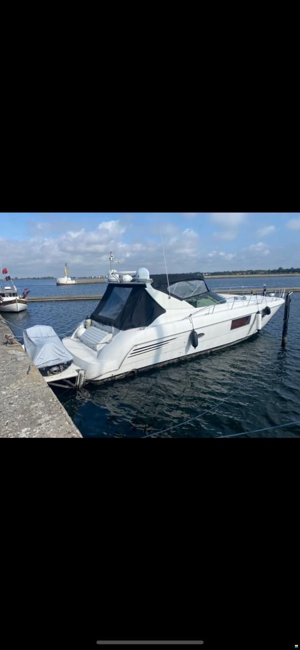 Trojan Carver 44 Express