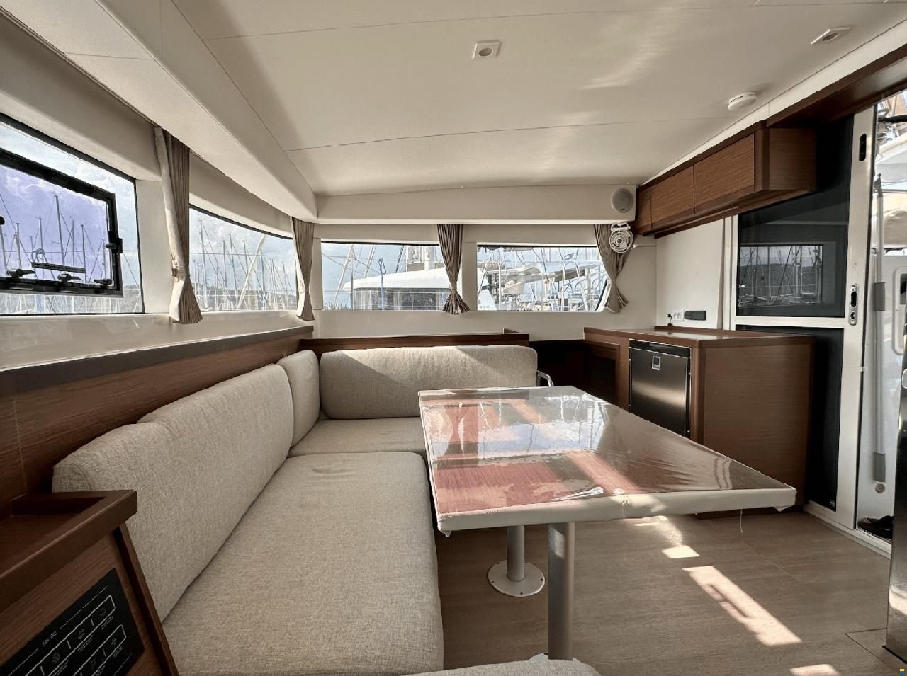 Lagoon 40 - 2021 Model