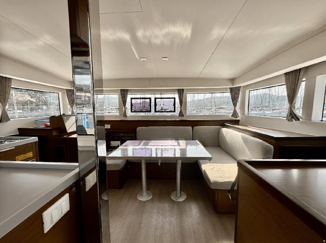 Lagoon 40 - 2021 Model