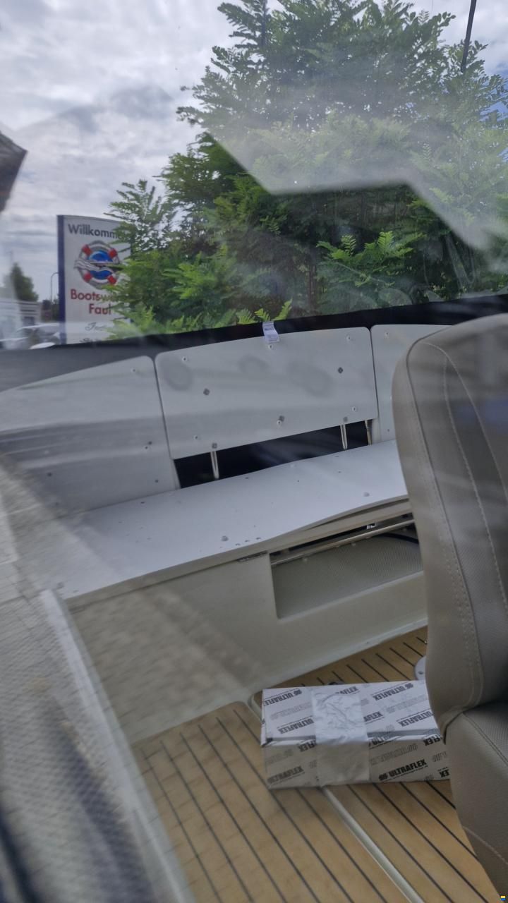 Quicksilver 555 Cabin