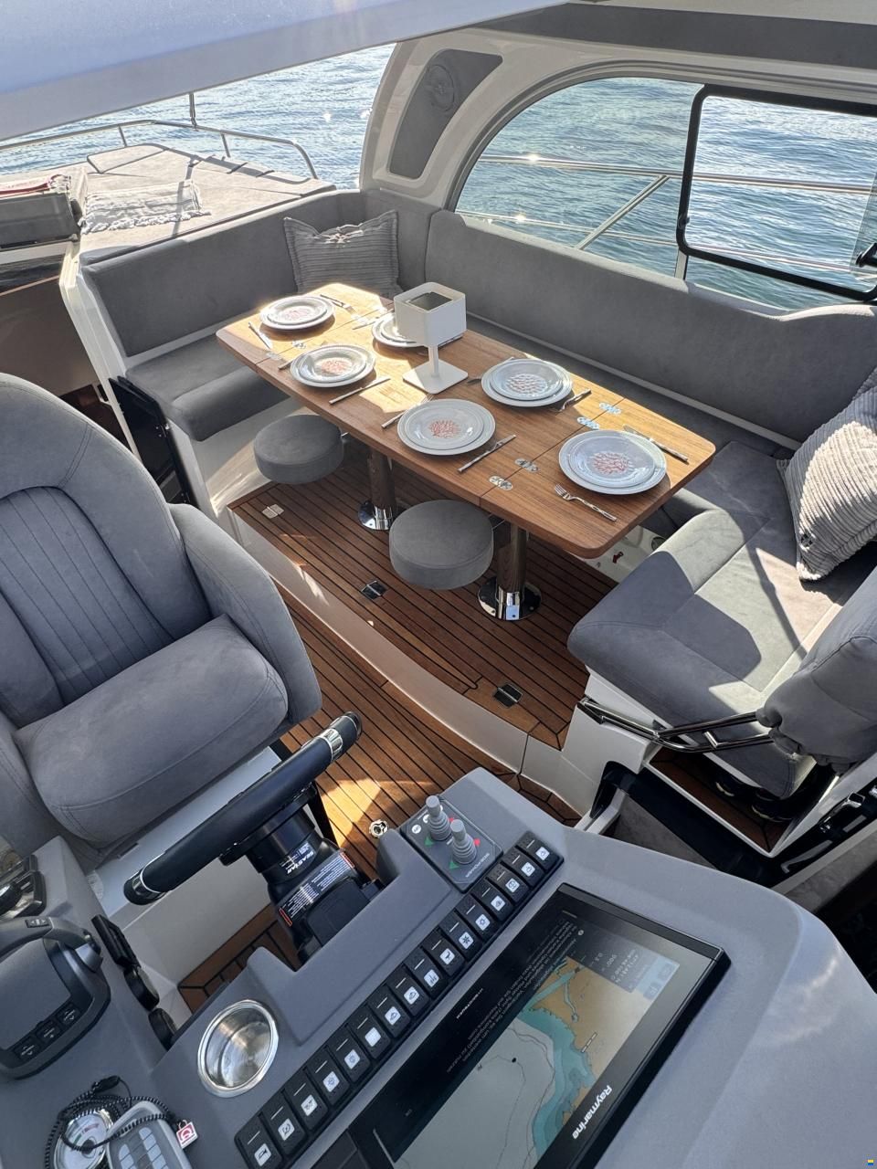 Marex 320 Aft Cabin Cruiser