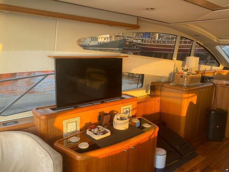 Sunseeker Predator 72