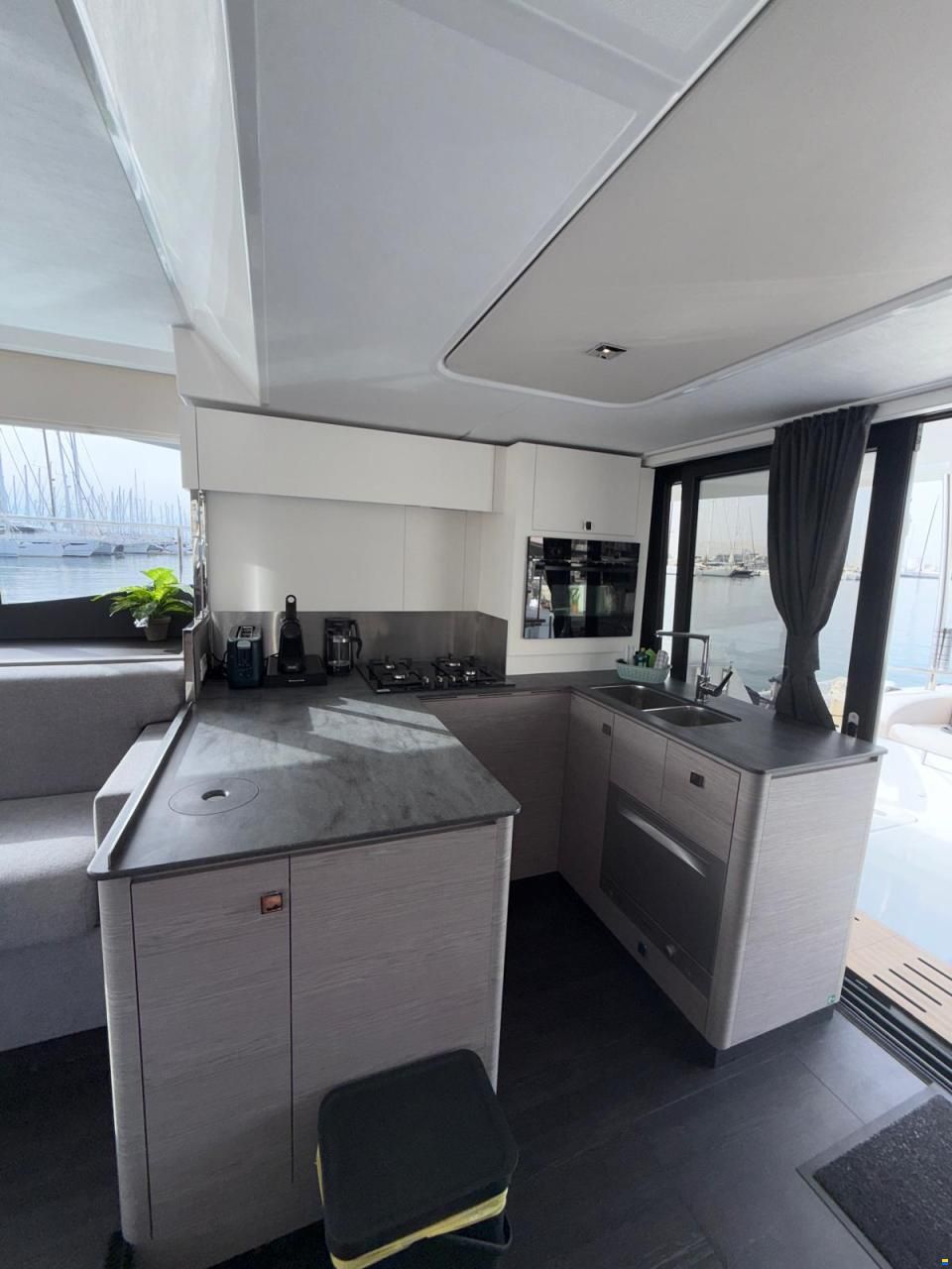 Fountaine Pajot MY 6