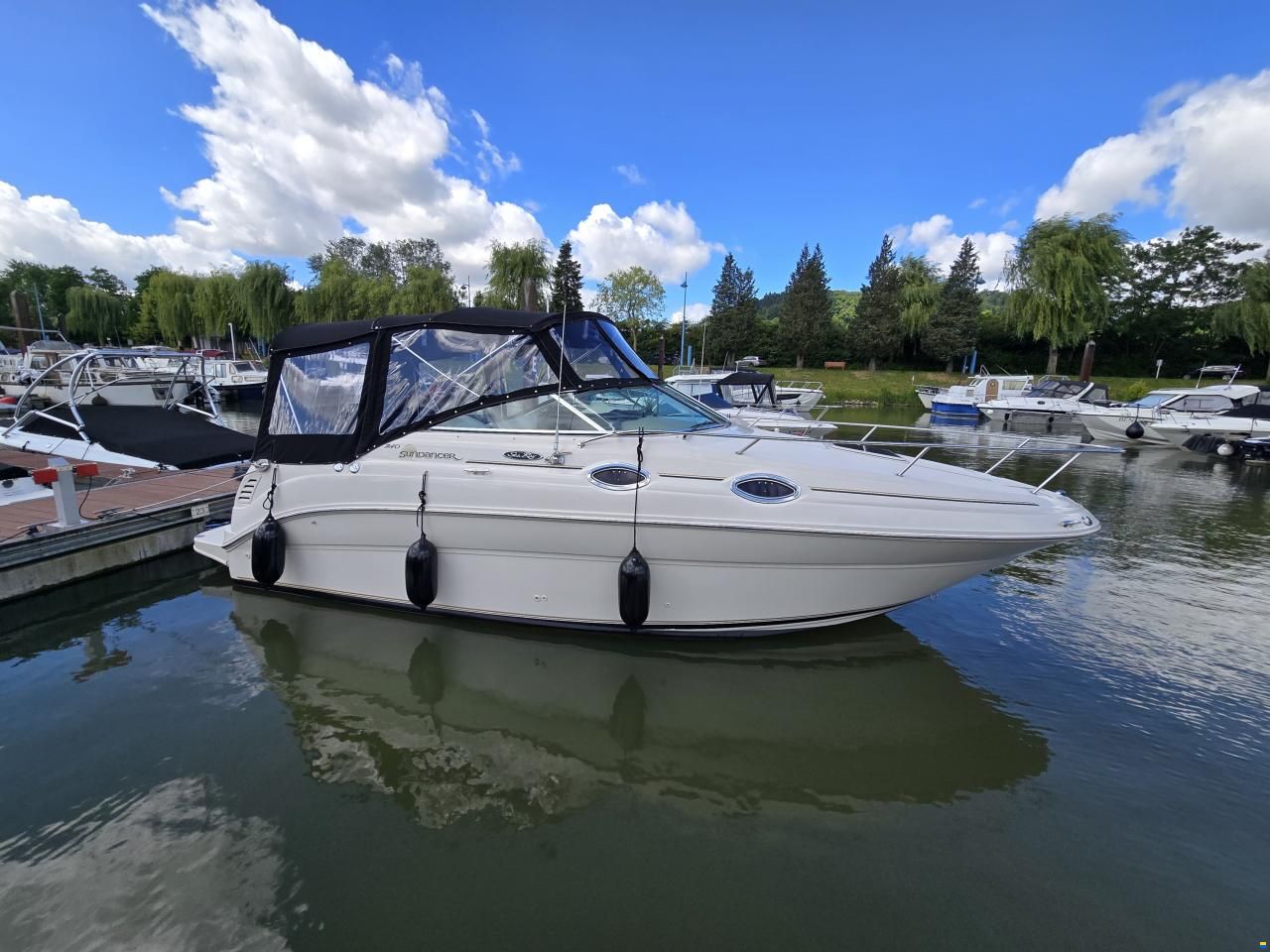 Sea Ray 240 Sundancer