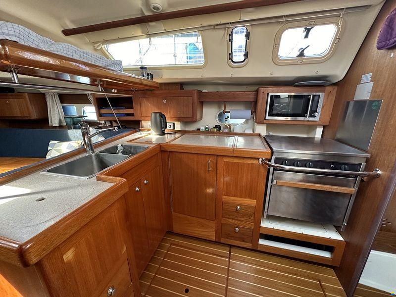 Hunter 410