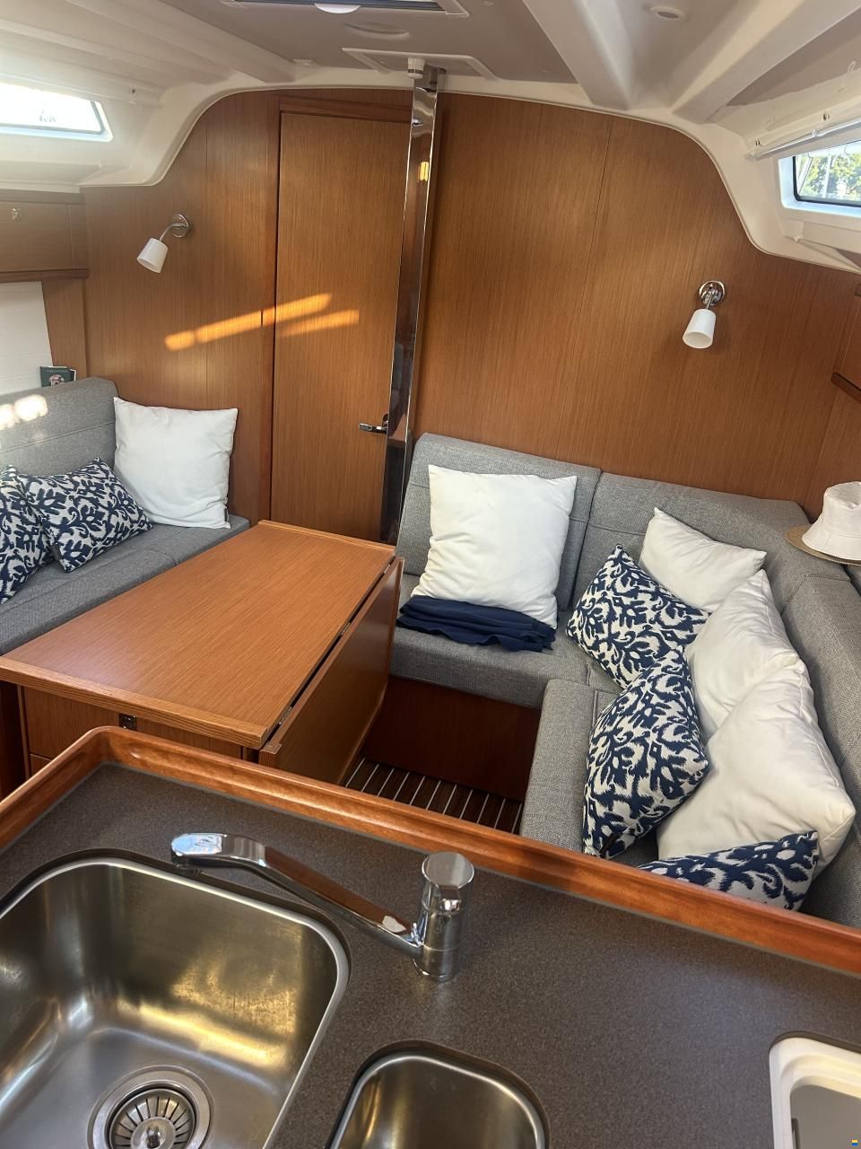 Bavaria Cruiser 37