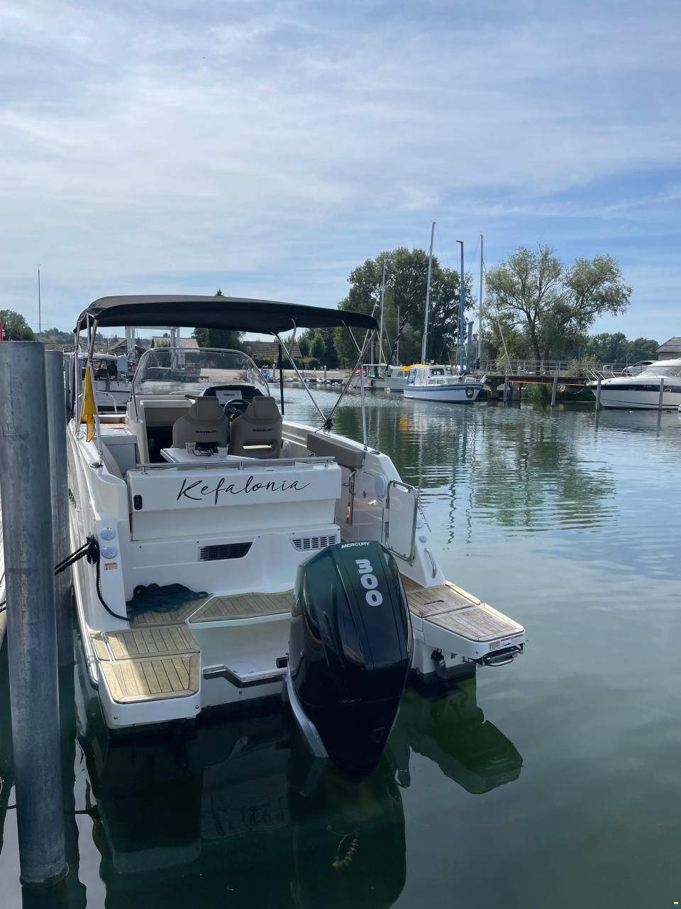 Quicksilver 805 Sundeck