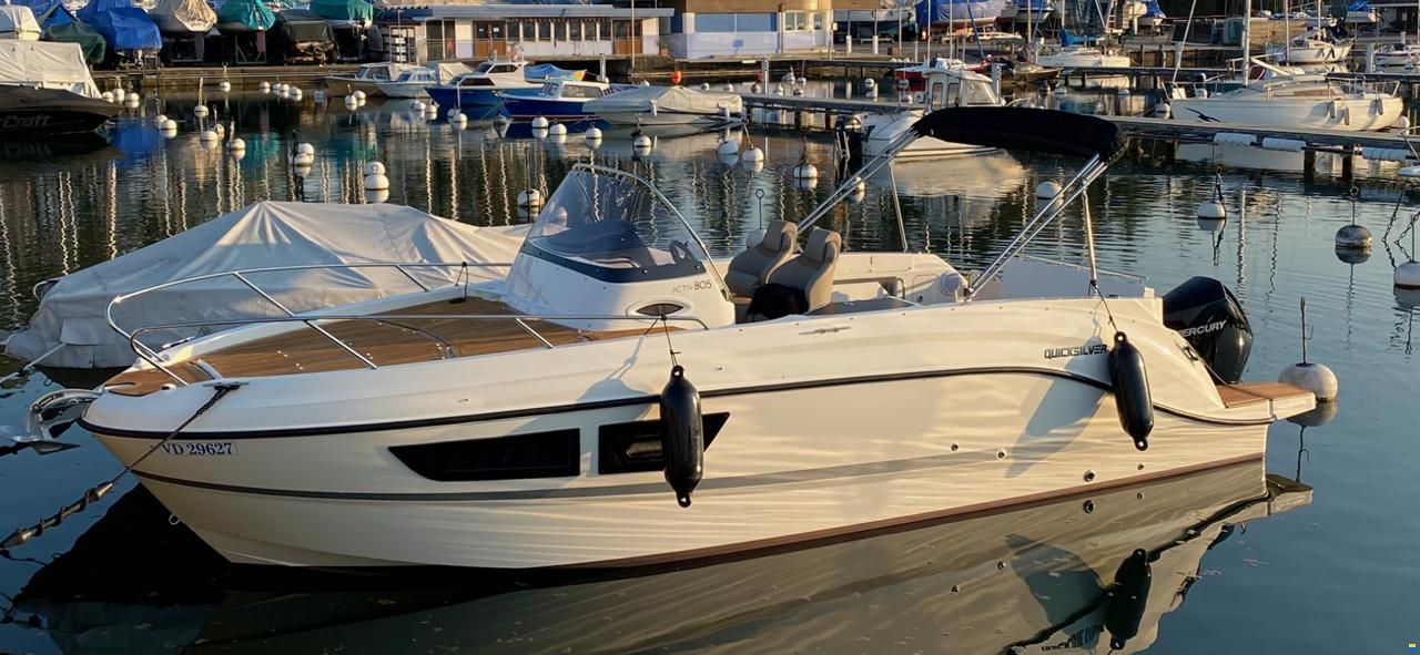 Quicksilver 805 Sundeck