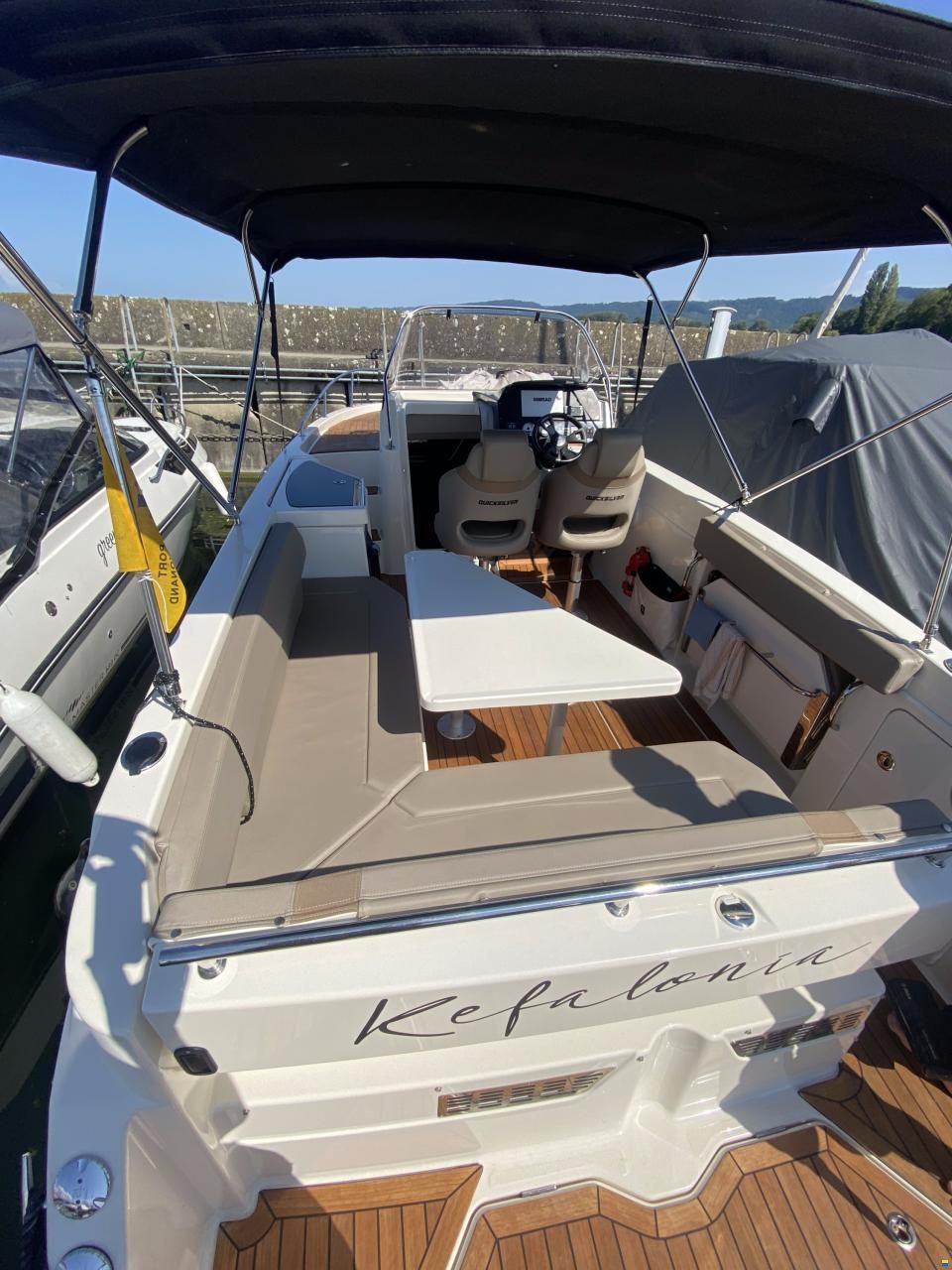 Quicksilver 805 Sundeck