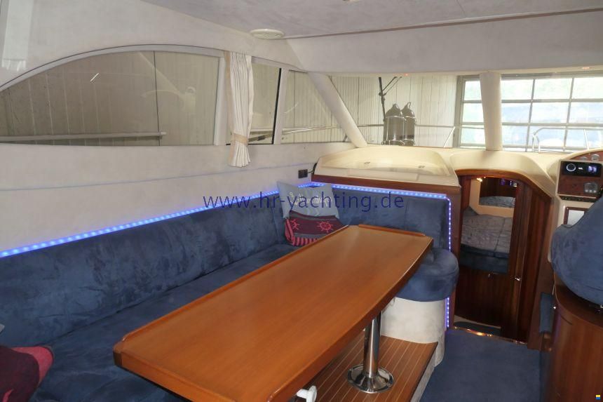Galeon 330 Fly