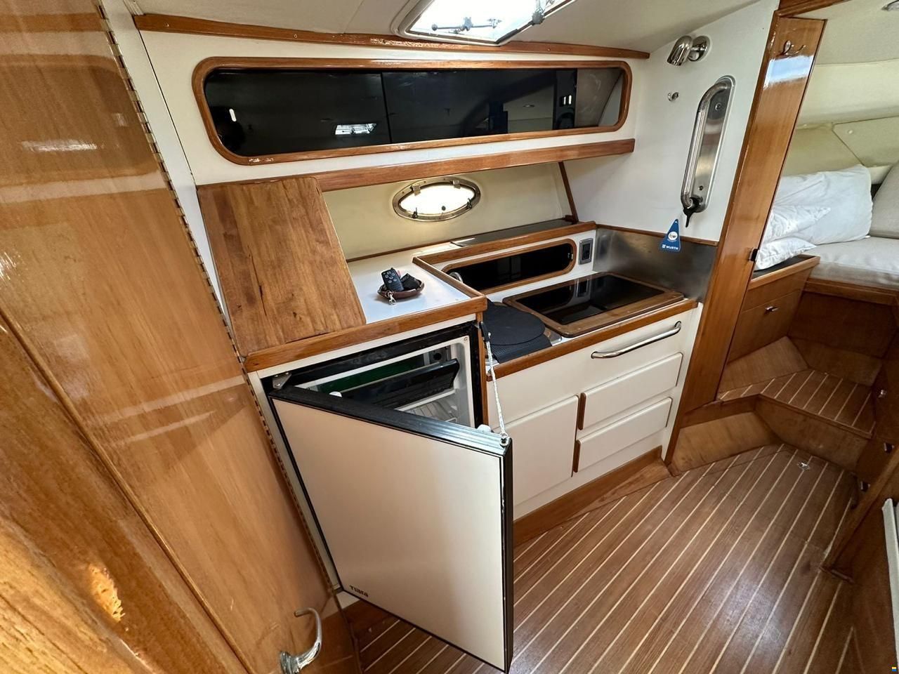 Tiara 3100