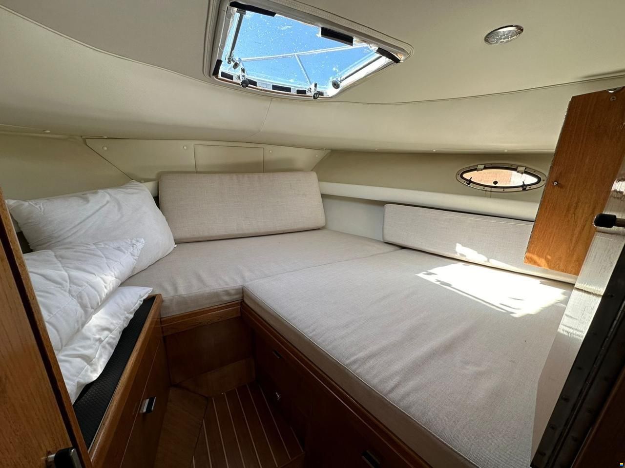 Tiara 3100