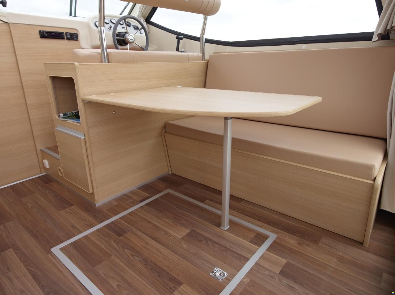 Nicols Yacht Sedan Primo