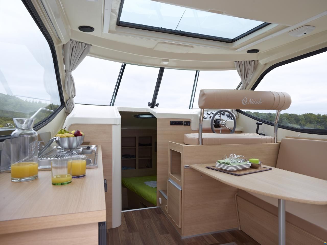 Nicols Yacht Sedan Primo