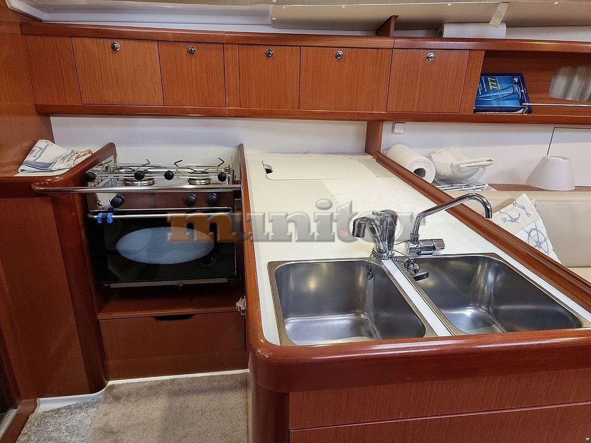 Beneteau Oceanis 37