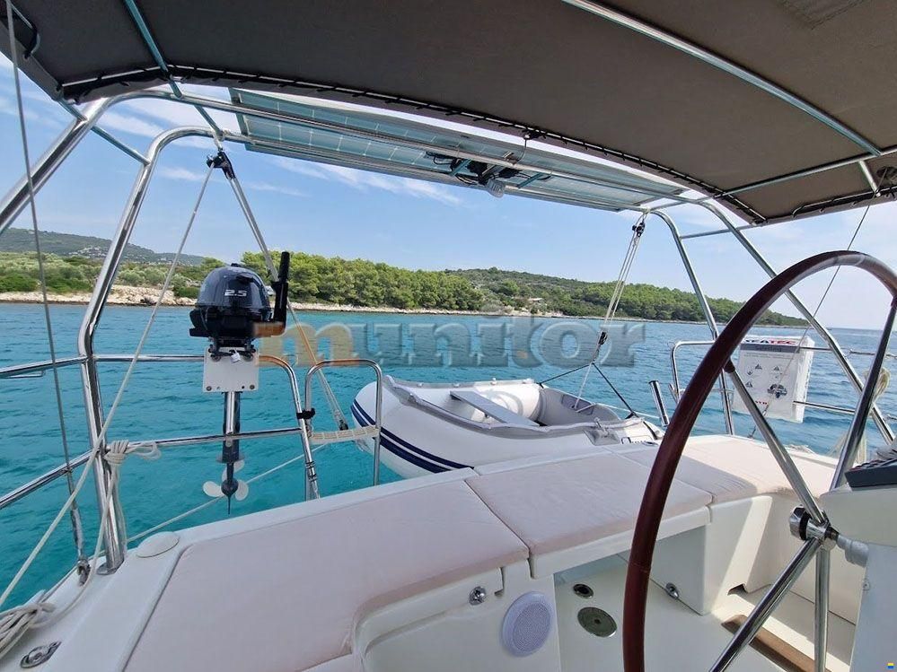 Beneteau Oceanis 37