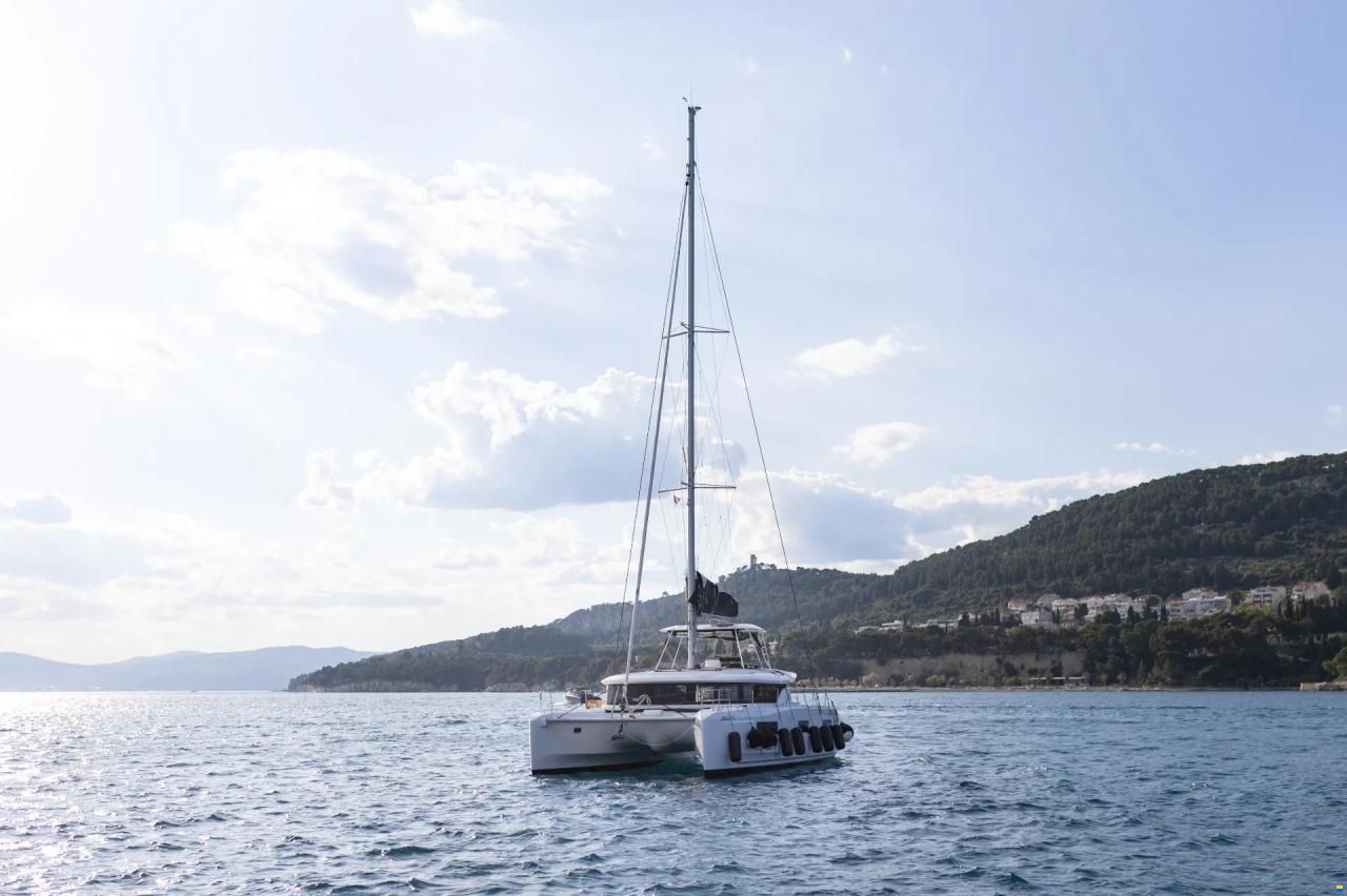 Lagoon 46/ AC/Watermaker