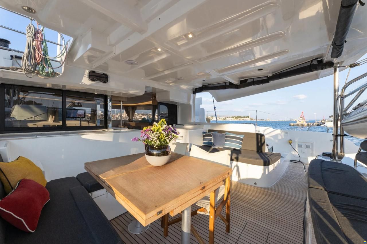 Lagoon 46/ AC/Watermaker