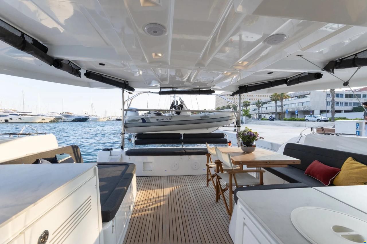 Lagoon 46/ AC/Watermaker