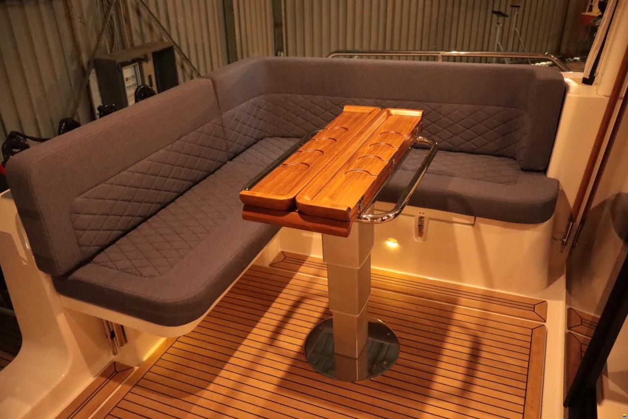 Nimbus 305 Coupe