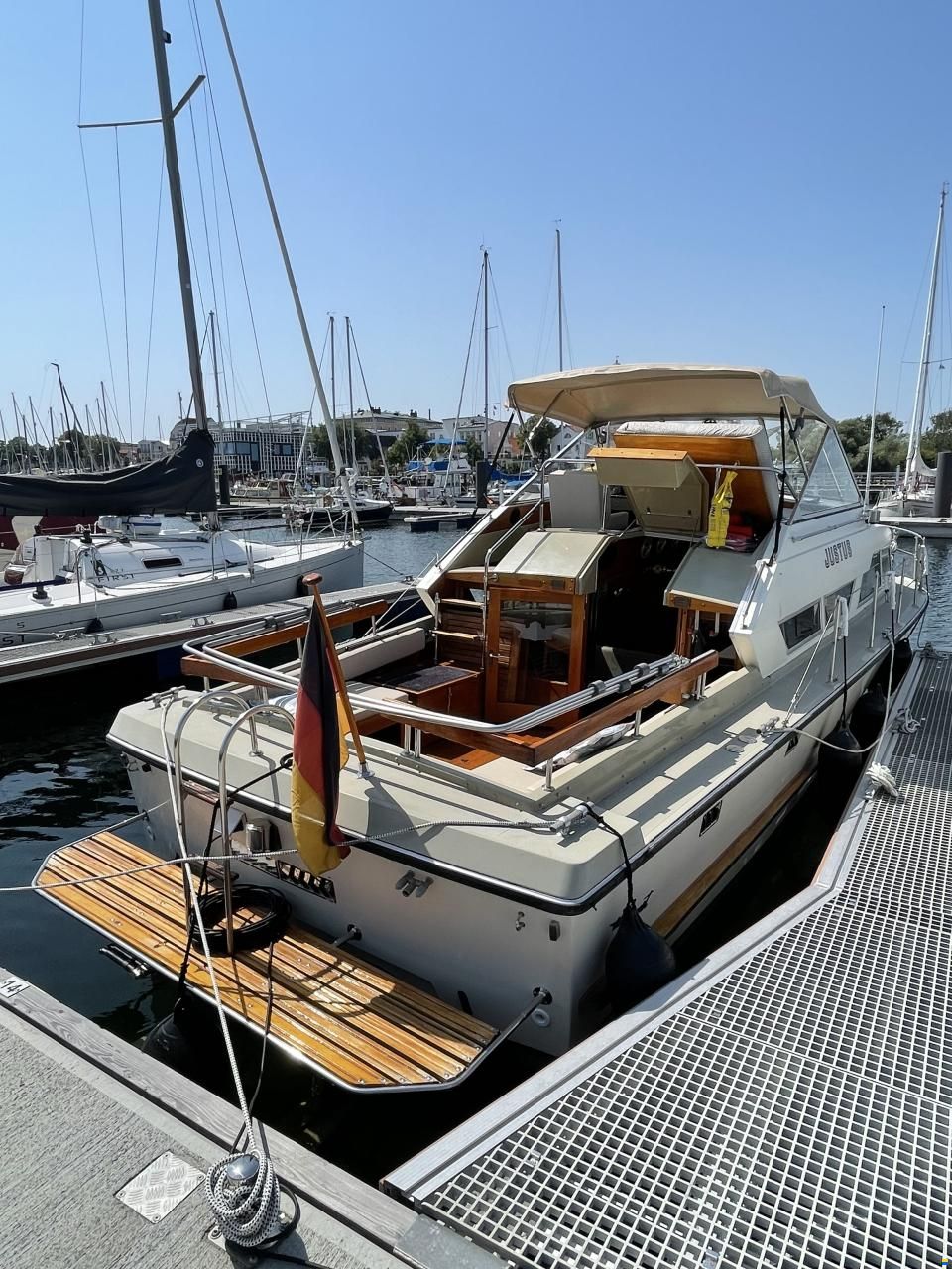 Coronet 32 Oceanfarer