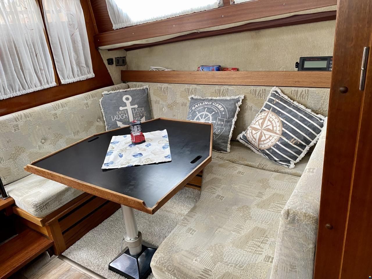 Coronet 32 Oceanfarer