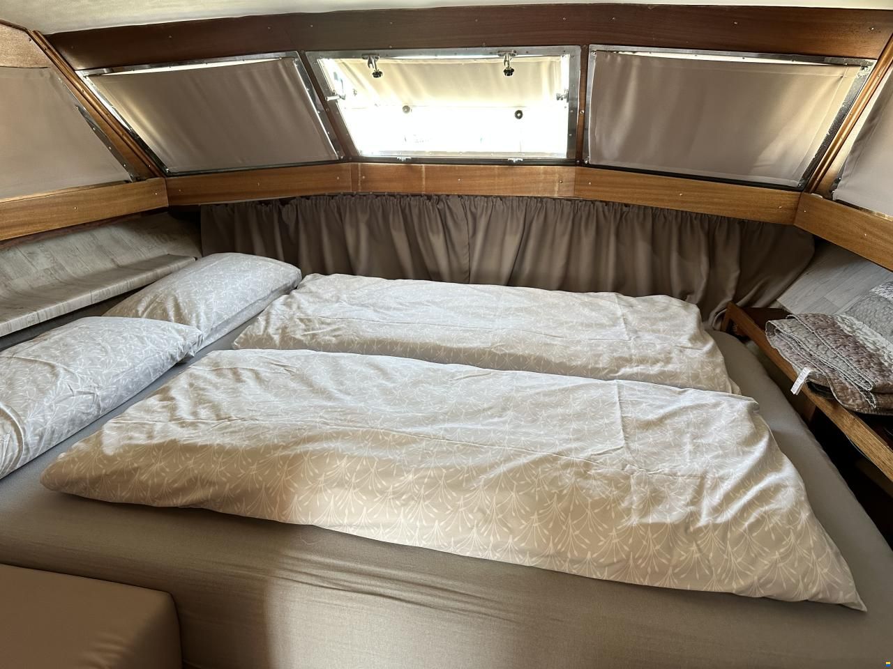 Coronet 32 Oceanfarer