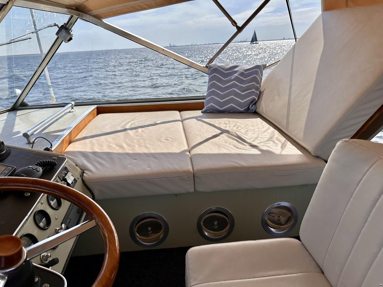 Coronet 32 Oceanfarer