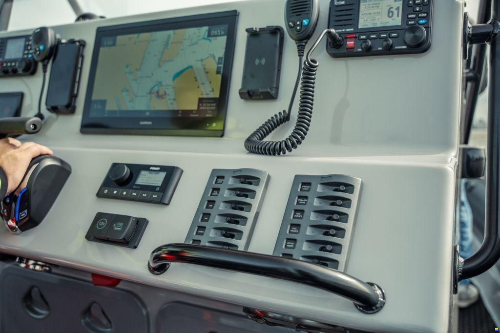 Gemini WR880 RIB