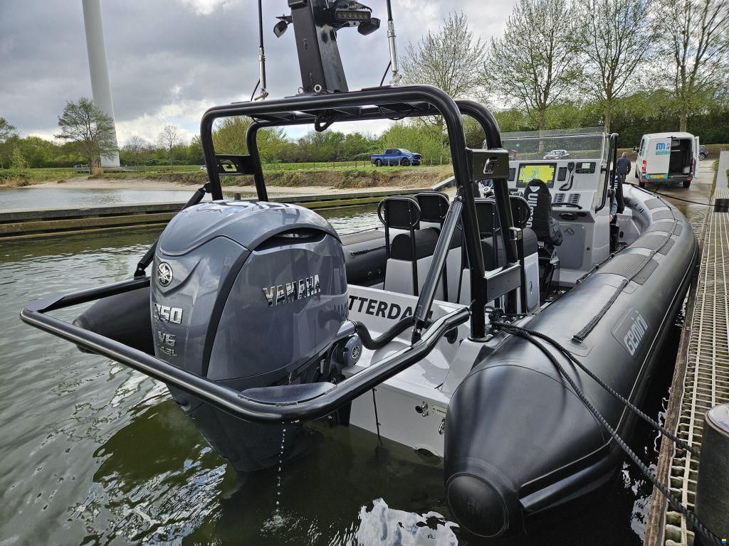 Gemini WR880 RIB
