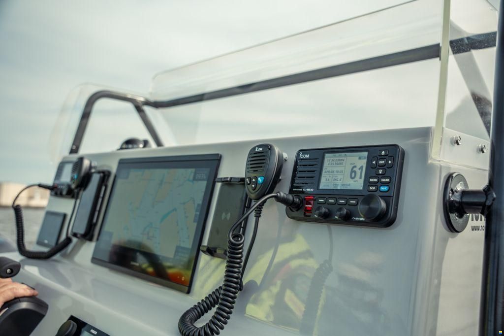 Gemini WR880 RIB