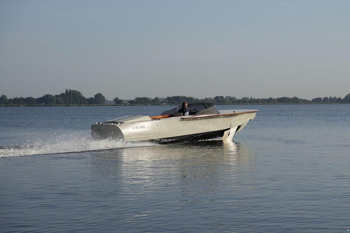 Volga Draagvleugelboot