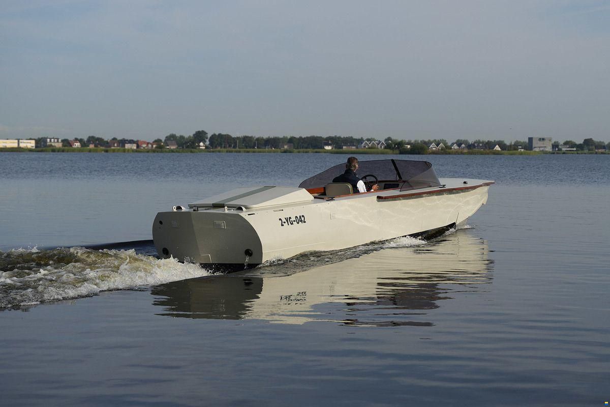 Volga Draagvleugelboot