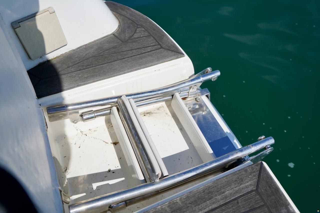 Sealine S28