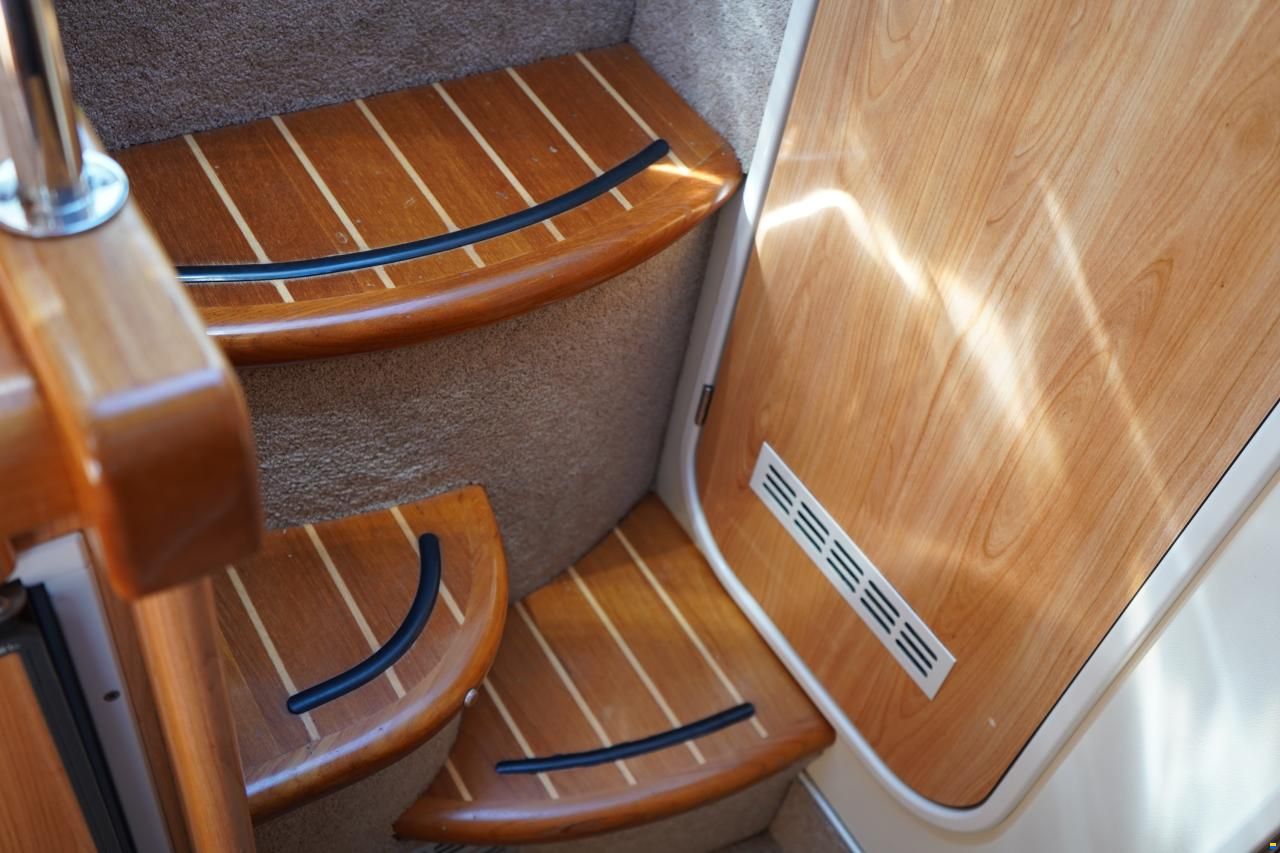 Sealine S28