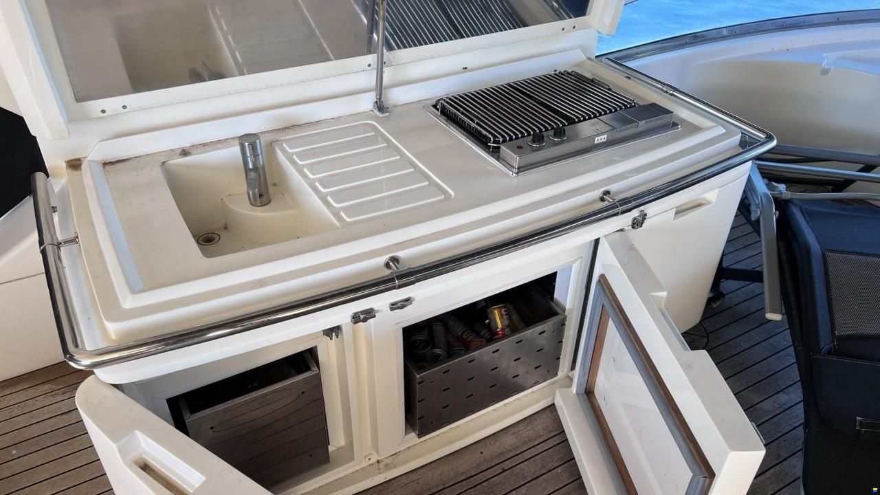 Azimut 75 FLY - 4 KABINEN - 2005